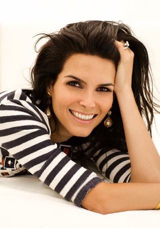 安吉·哈蒙 angie harmon