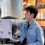 驰过星尘小黑羊