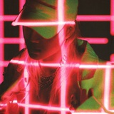 落在秋天湖水里