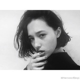 谜。