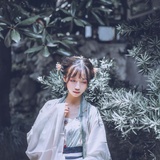 嵨