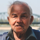 越过山丘