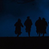 那里总是红和蓝