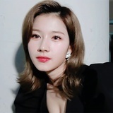 SHE-凑崎纱夏