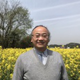 彭力读书看戏