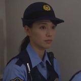 地下室人张看
