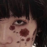 爱豆背后的女人