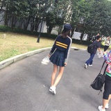 一只白