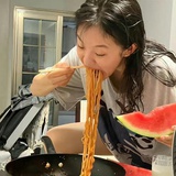 煎饼抹韭花酱