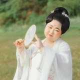 熊孩子爱吃草