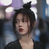 林°
