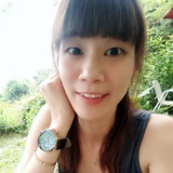 酒紅色的貓