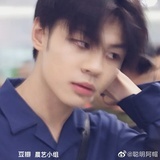 浅浅笑。轻轻爱