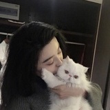 她喜欢蓝