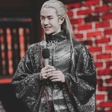   田小闷
