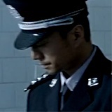 周墜。