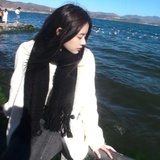 我见青山多妩媚