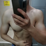 亚麻色的发稍