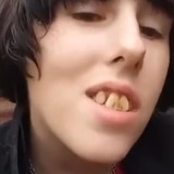 冷月如刀砍落花