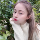 一只猪吃橘子