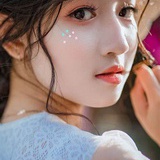 爱护肤的女生