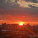 颴蓝