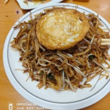 豆芽炒饼炸鸡蛋