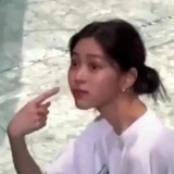 甜甜.