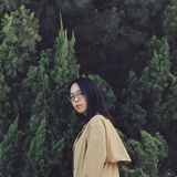 茄几酱发呆