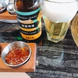 蜂蜜啤酒瓶子