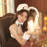 小兔子乖乖。