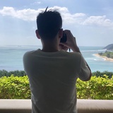 挤蘑菇的烧年