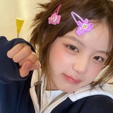 小狗摘草莓
