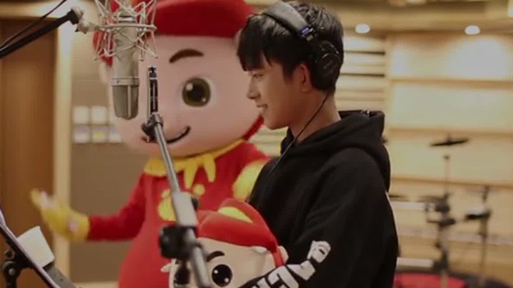 MV：易烊千玺献唱片尾曲《宠爱》 (中文字幕)
