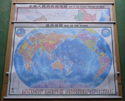 2012中国世界地图挂图1.1米 1套2张 精装挂绳版 无折防水 PVC管包装 中英文版 中国地图 世界地图 双面覆膜防水 防尘