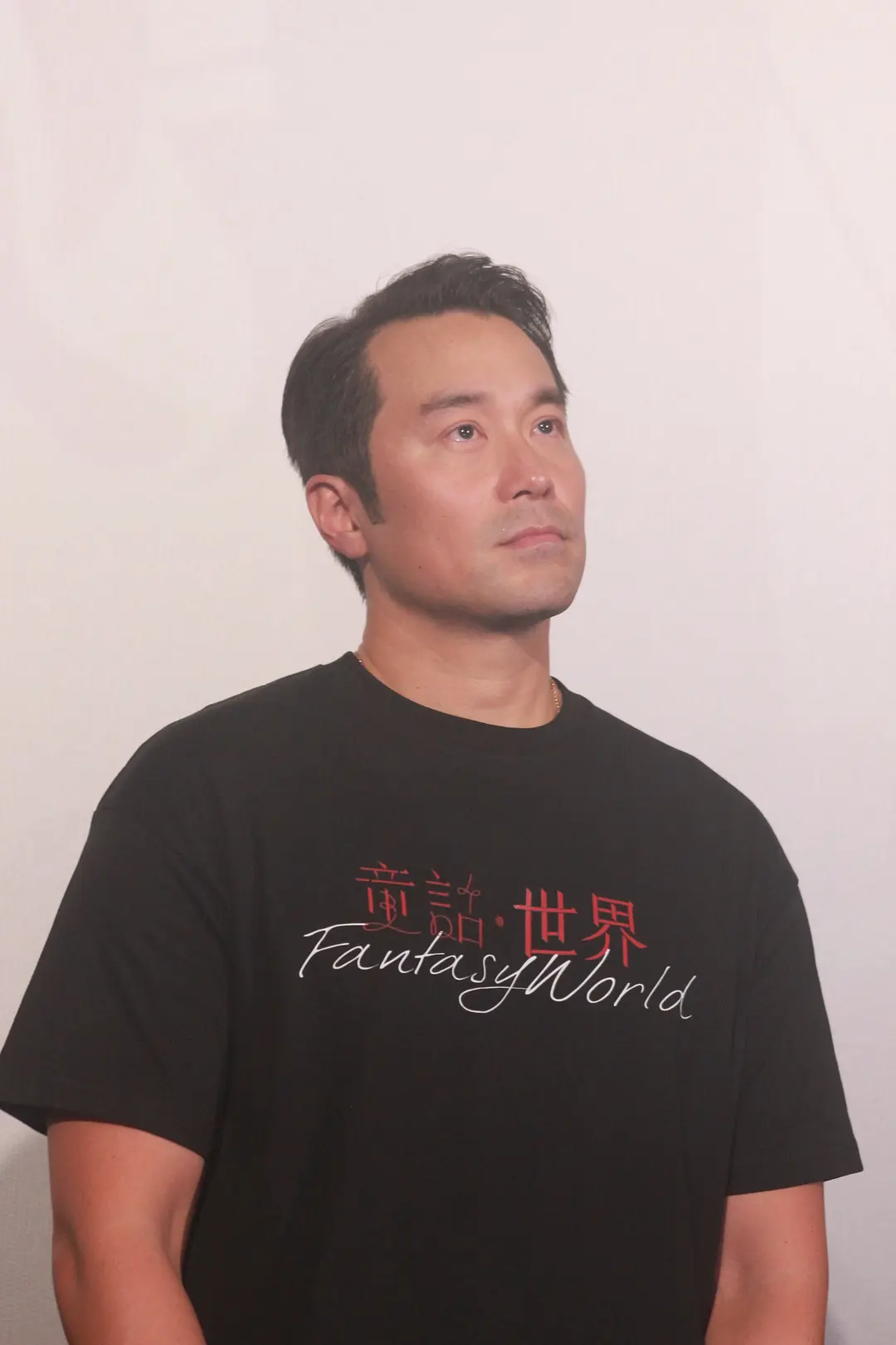 童話世界中間有個點，點前是純良，點後是真相。隻有愛情所到之處才能讓人審視自己的立場嗎？