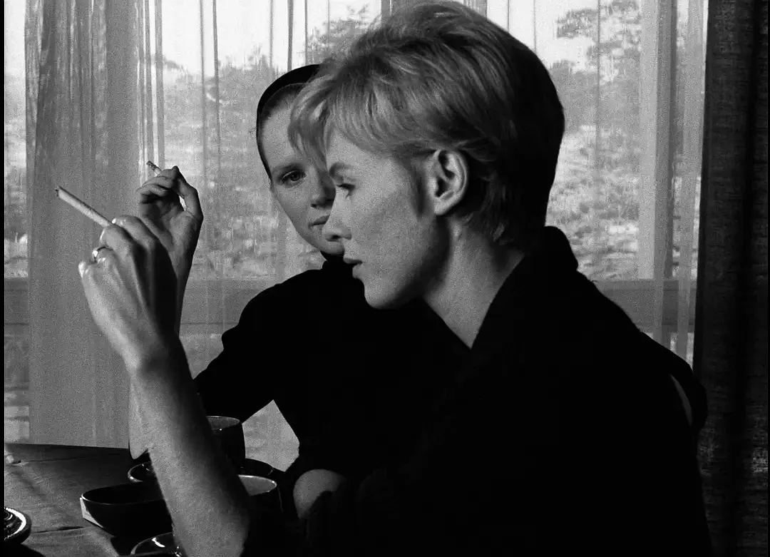 半信半疑對黑暗與寂靜的咆哮 最慘痛地證明了我們的孤獨與恐懼